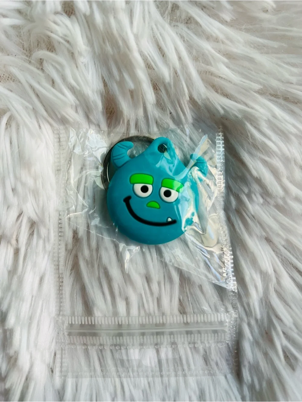Apple AirTag Disney Blue Monster Inc. Sulley Keychain Ring Holder